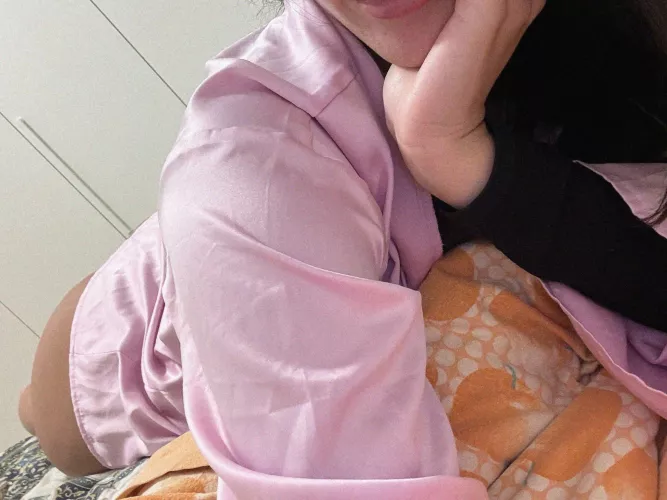 22[F4M] when you see me in this pose you gotta know that my boredom lvl is up the roof...anyone got some fun ideas?? im down for it tbh