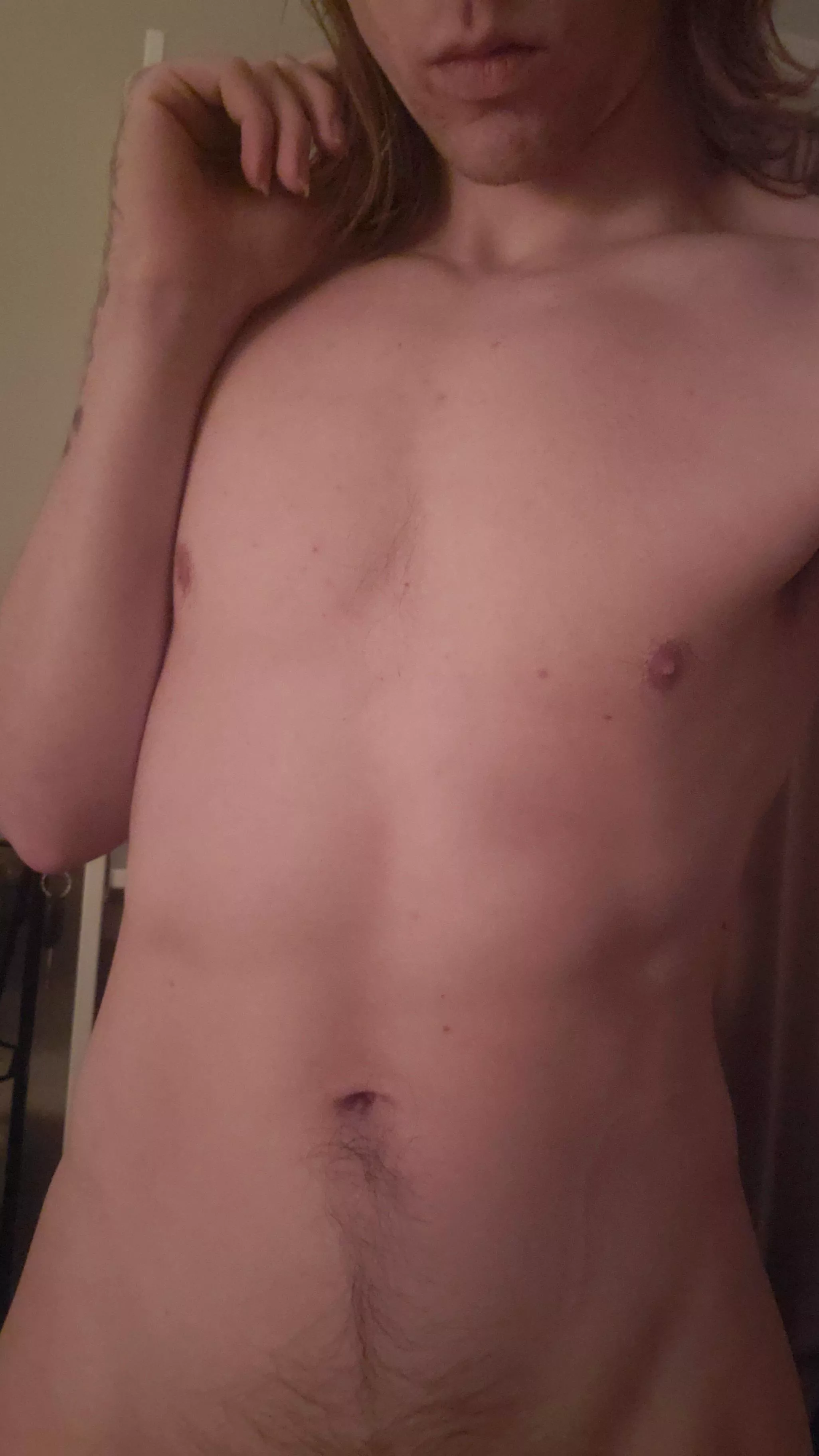 22m looking to give head to a fit guy to after a workout. S Metro 