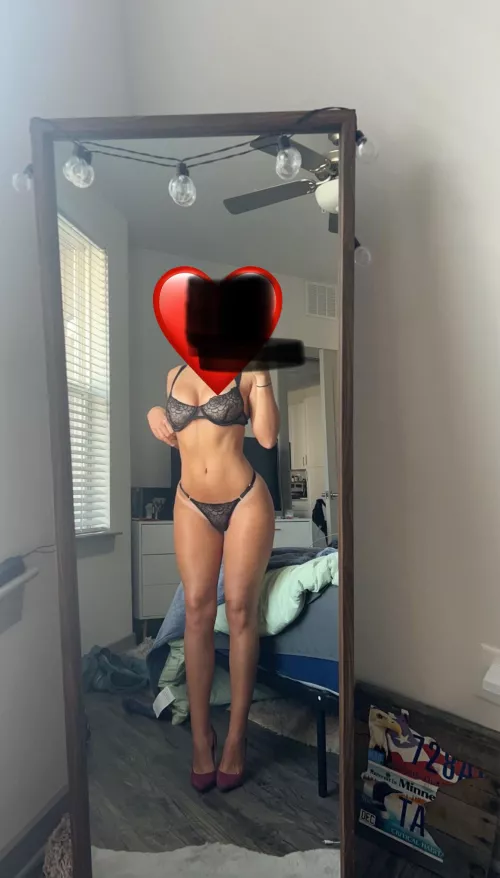 25 Y/O couple on Mass/NY boarder looking for another couple. Must DM pics for a response and a little bit about you both.