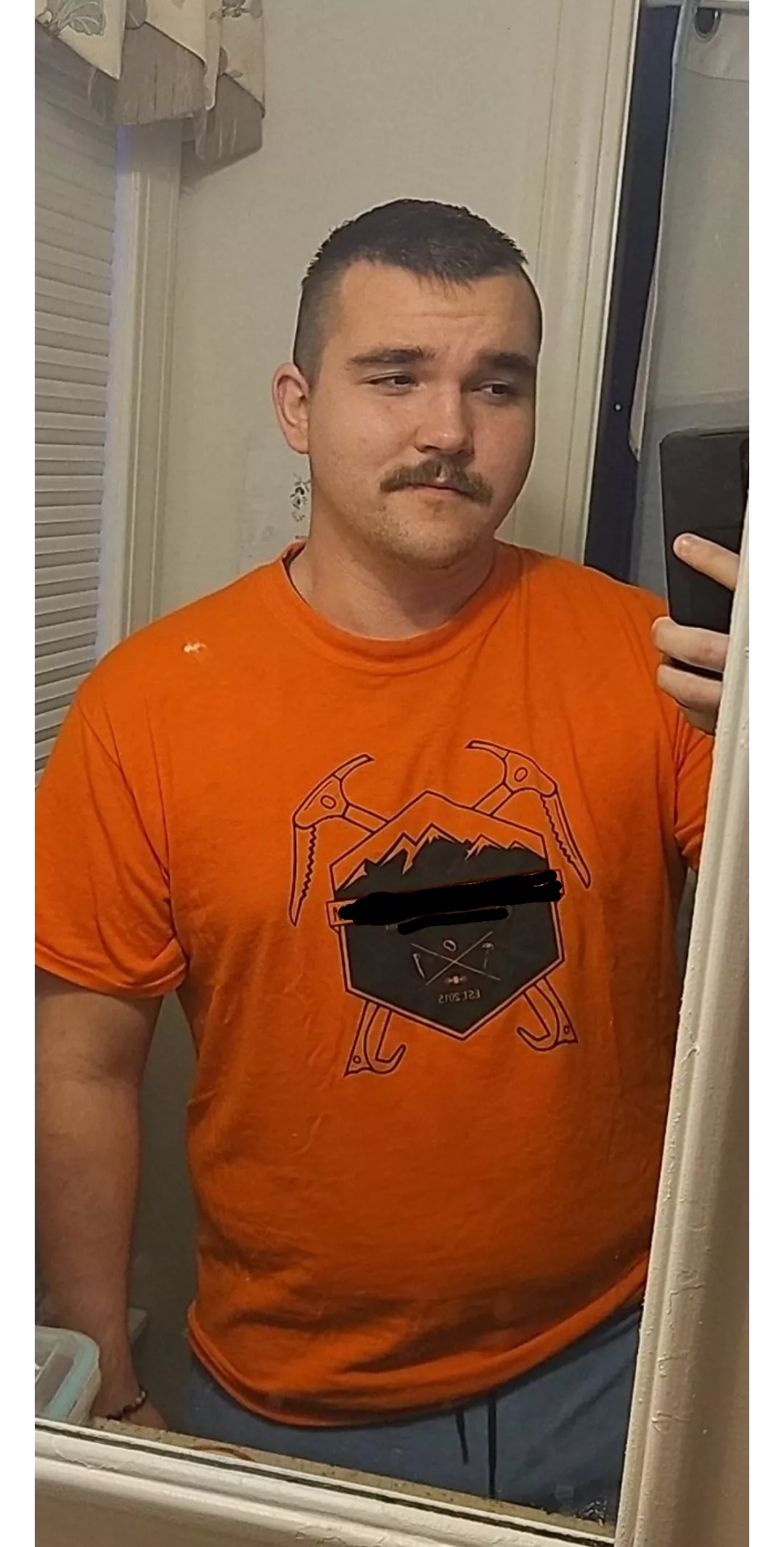 27, Bi top, super into bears. 🐻