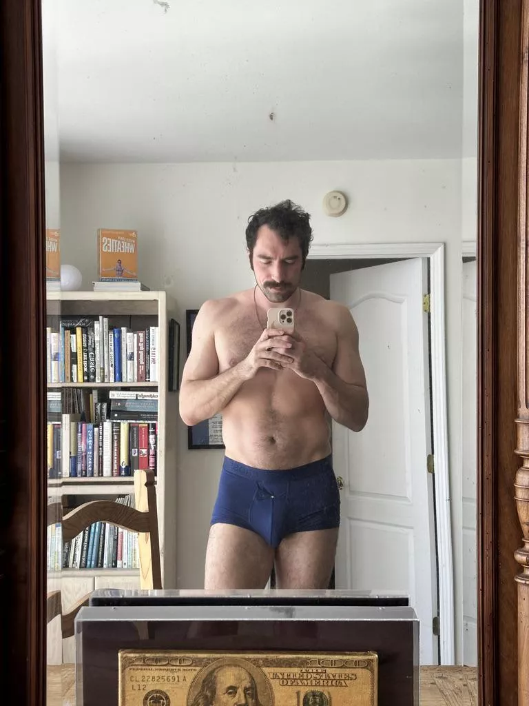 (31) Wanna suck on my bulge?