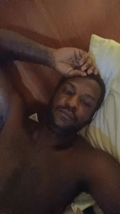 32M Looking to hang this Halloween 