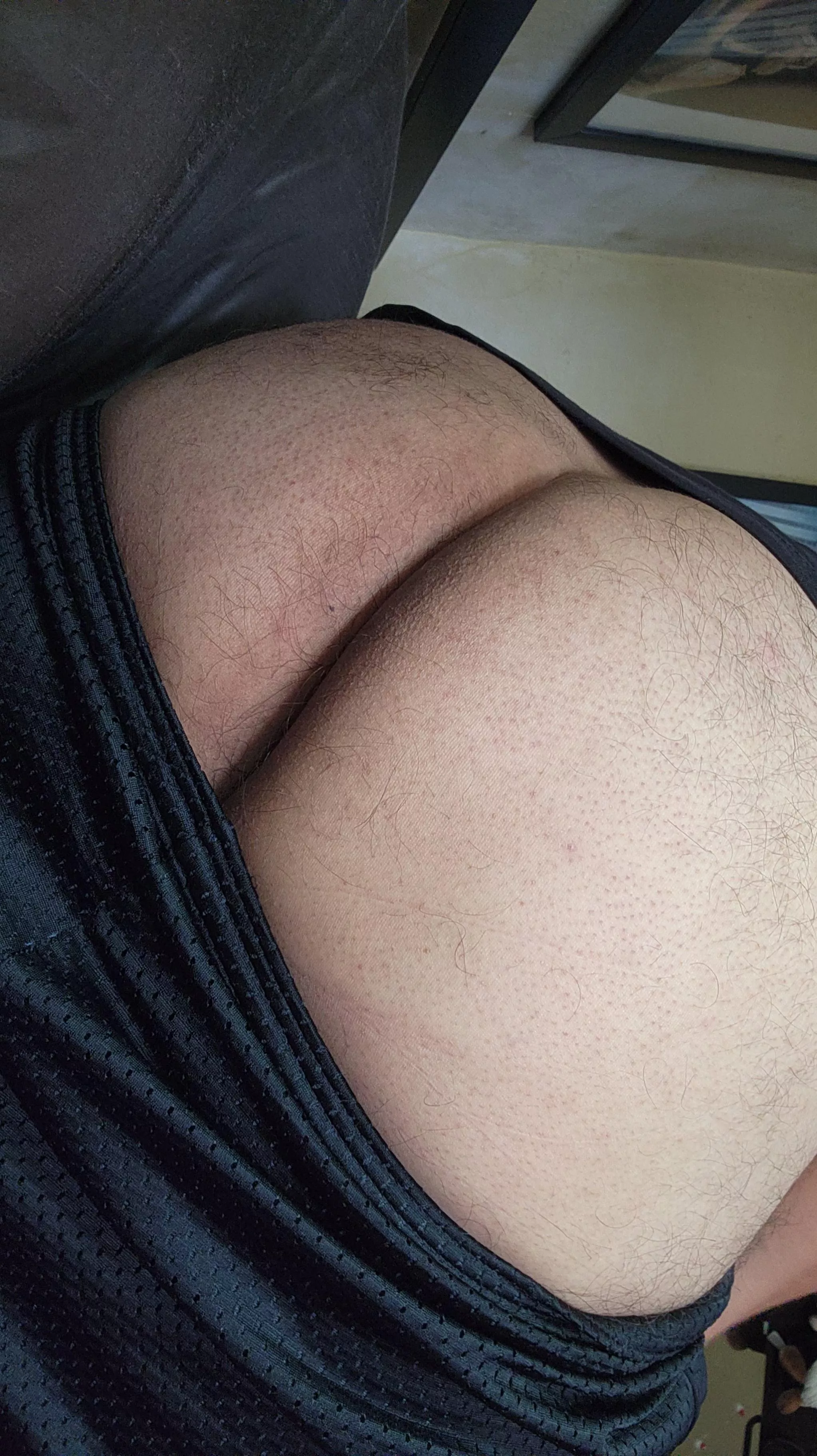 32m[90033]looking to suck some dick tonight 