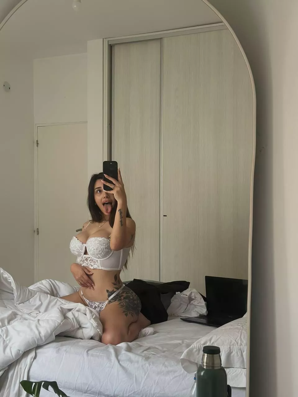 A beautiful white lingerie😍