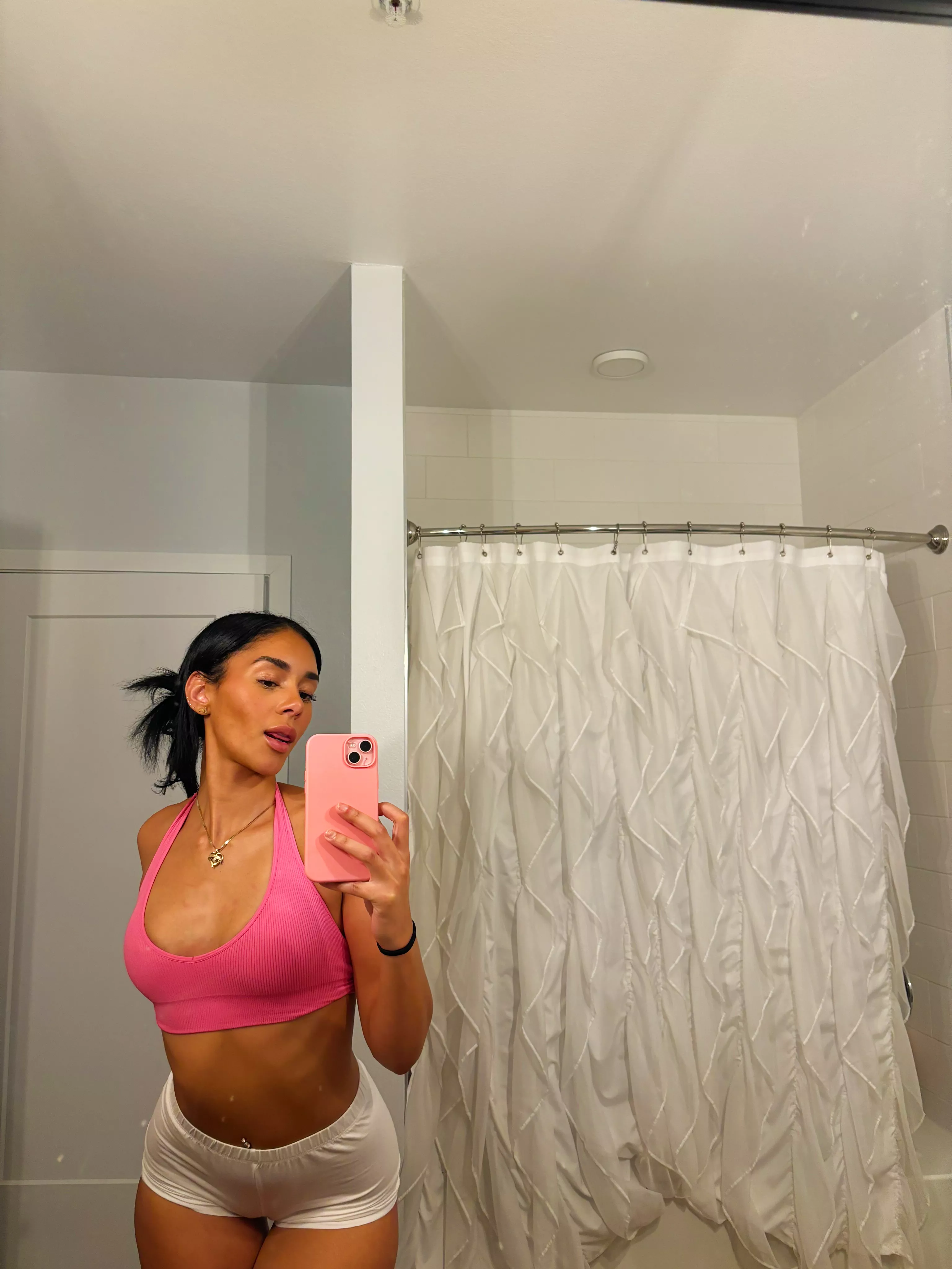 All I want is an experienced daddy to be FWB with. [20F]