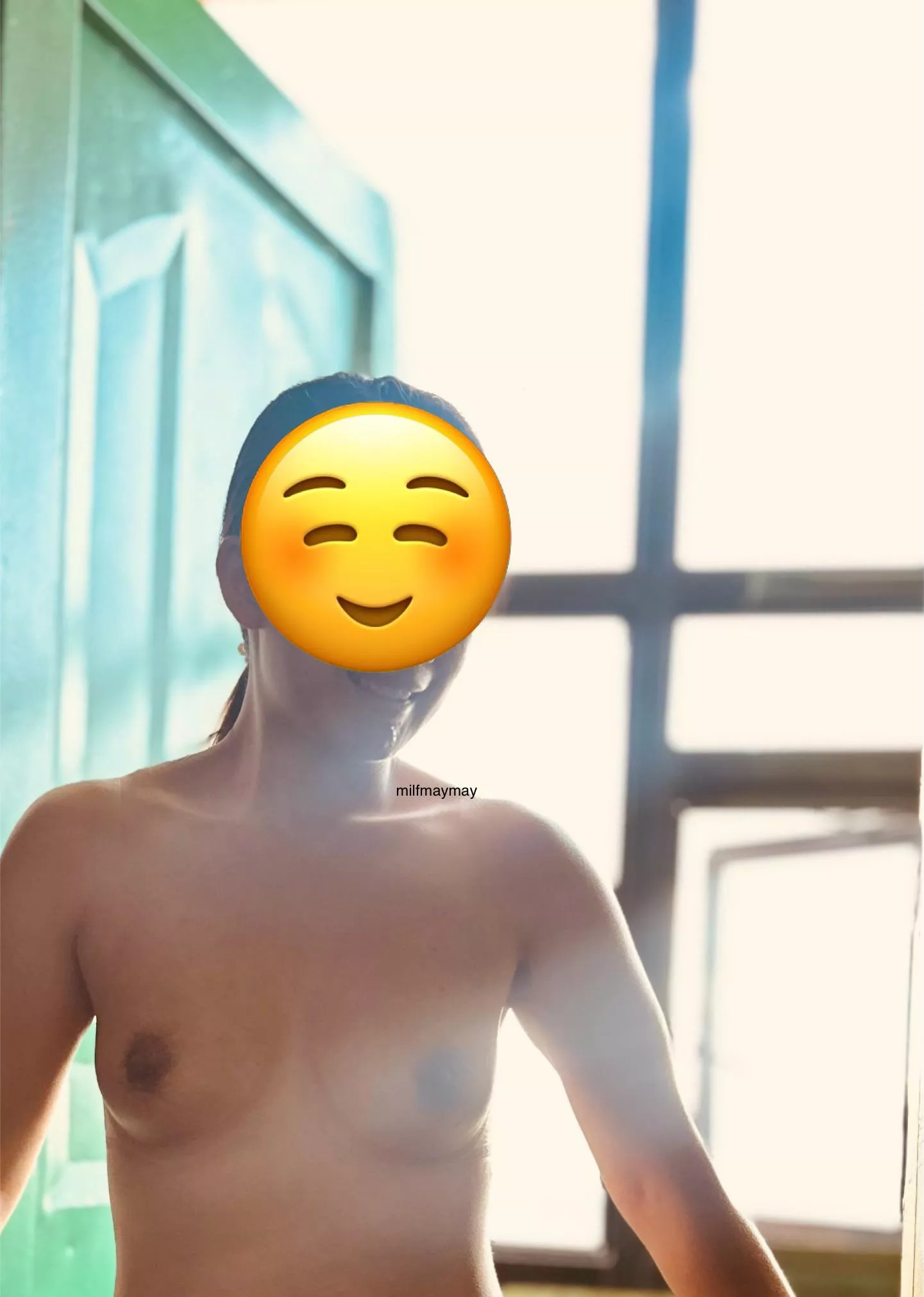 ang iyong teacher sa loob ng paaralan 