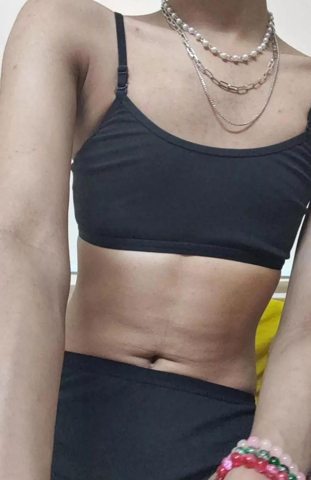 anyone wants a slut? (couples and groups are welcome)