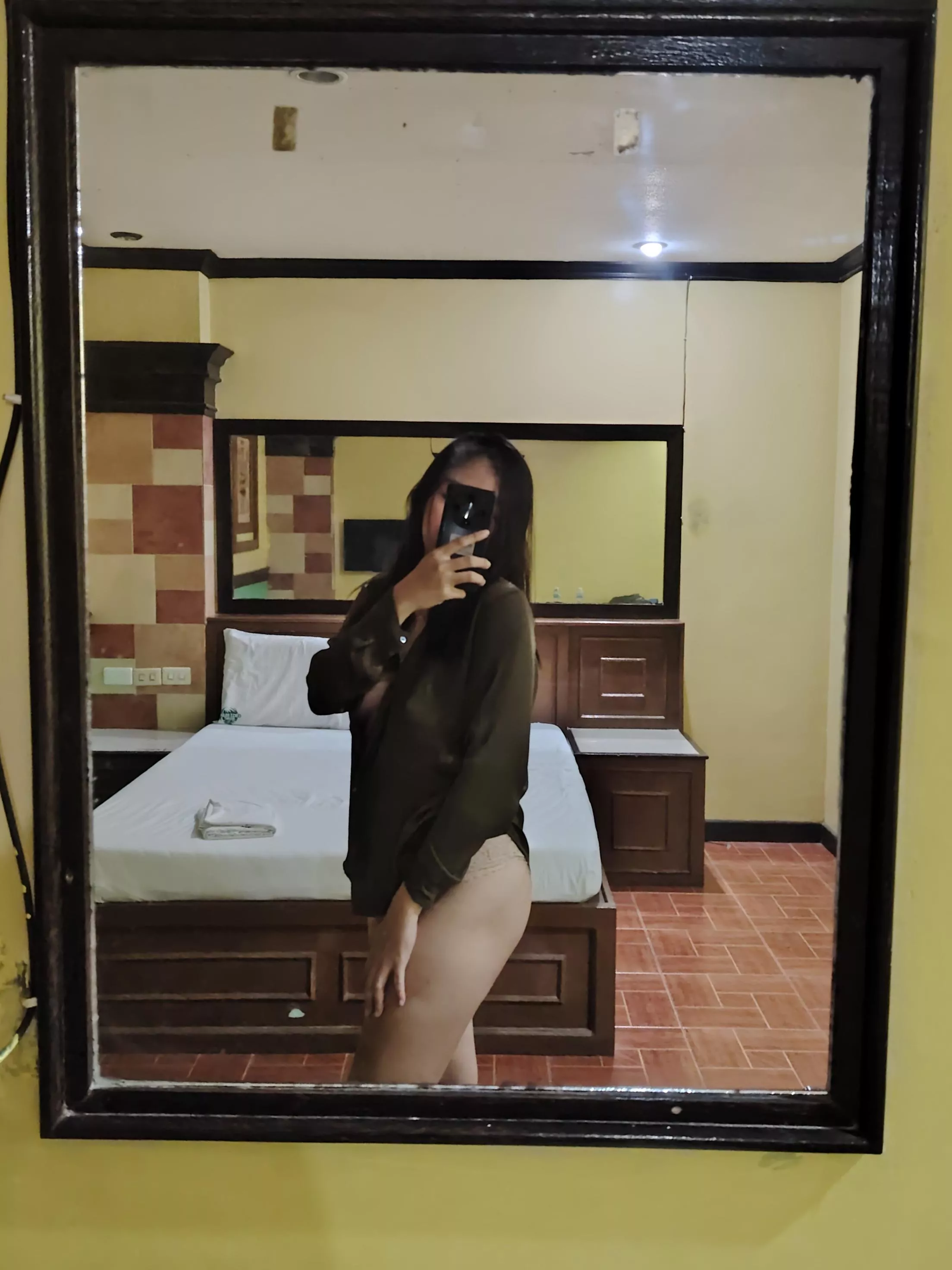 AVAILABLE TODAY DM ME BABE