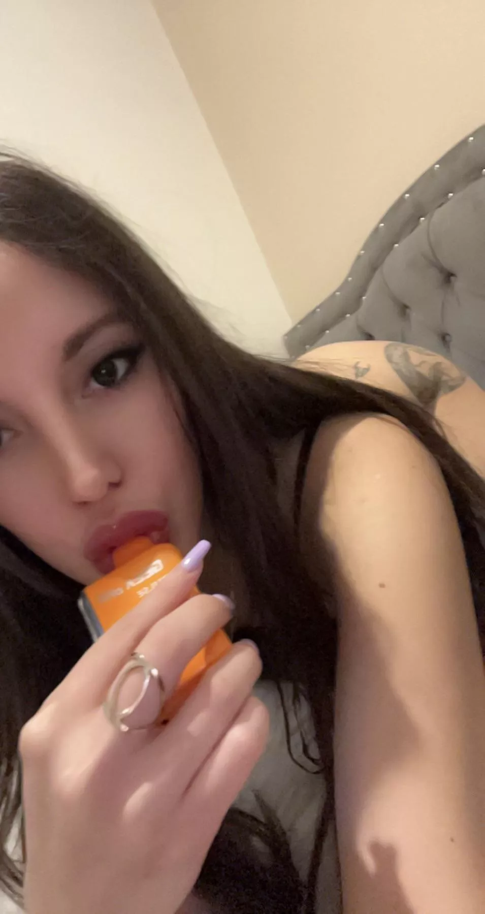 baby i imagine my vape is your big dick i can smoke your milk🤤🔥😈