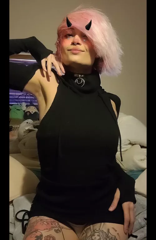 Become my sweet Lil whale sub and come worship this Goddess 