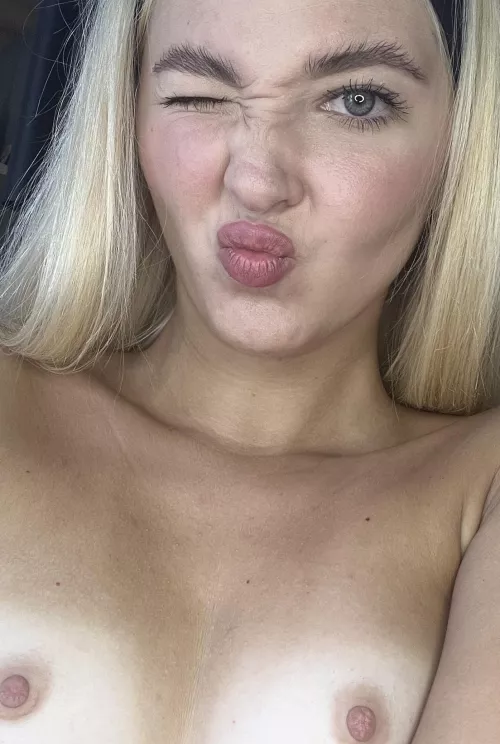 Close-up selfies with small boob