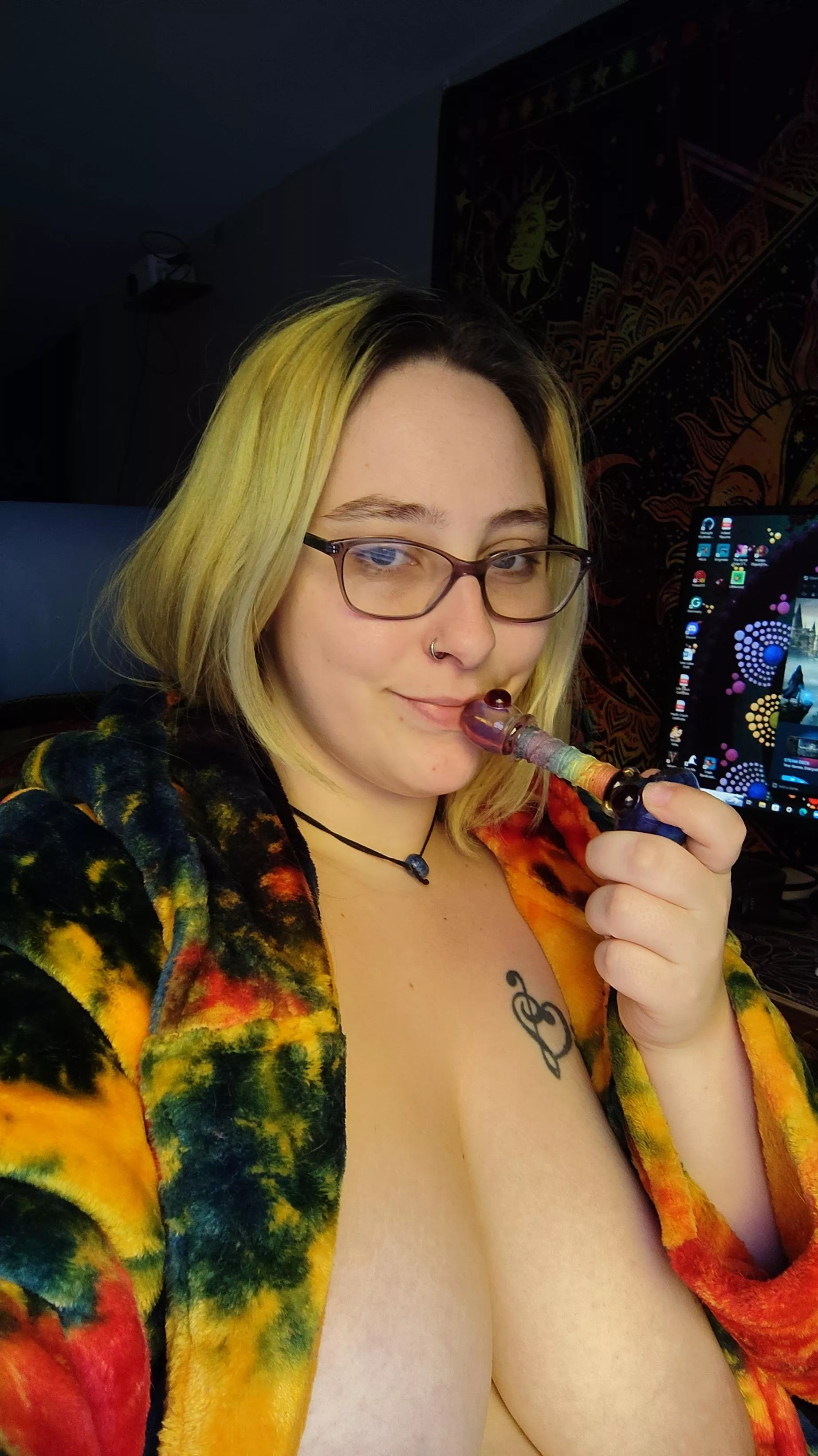 Come smoke a bowl and play with me 🥺