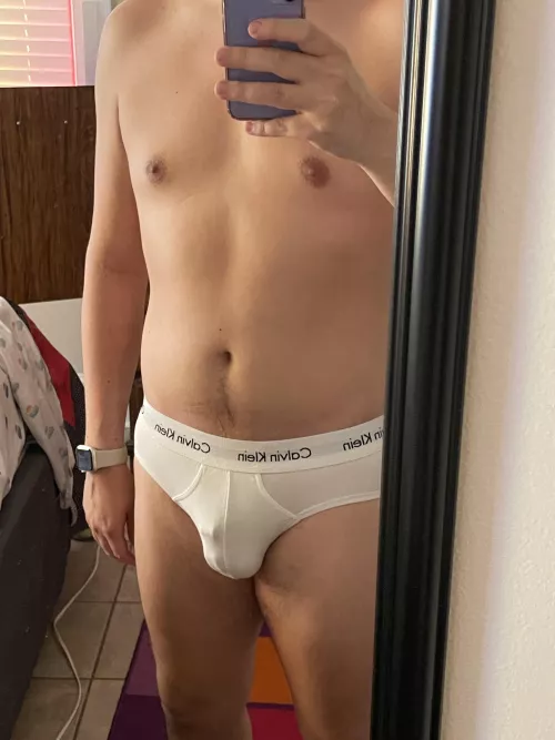 [day 48] These briefs don’t hide anything 🫥