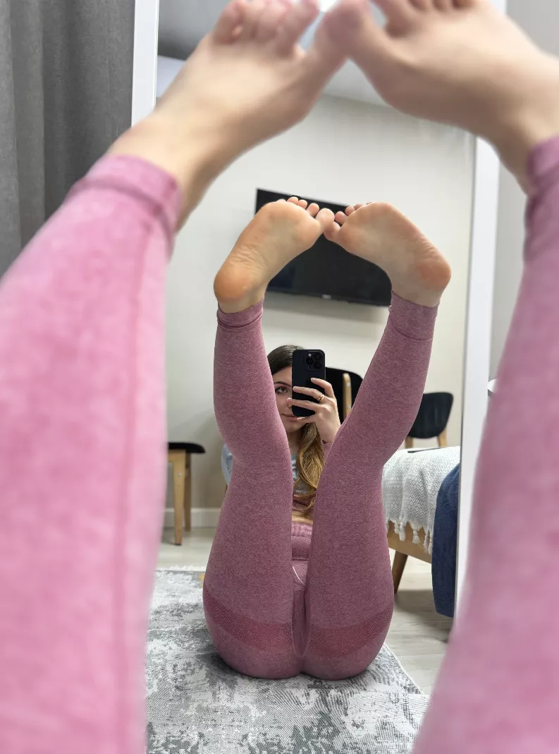 Describe the first thing u do to my feet