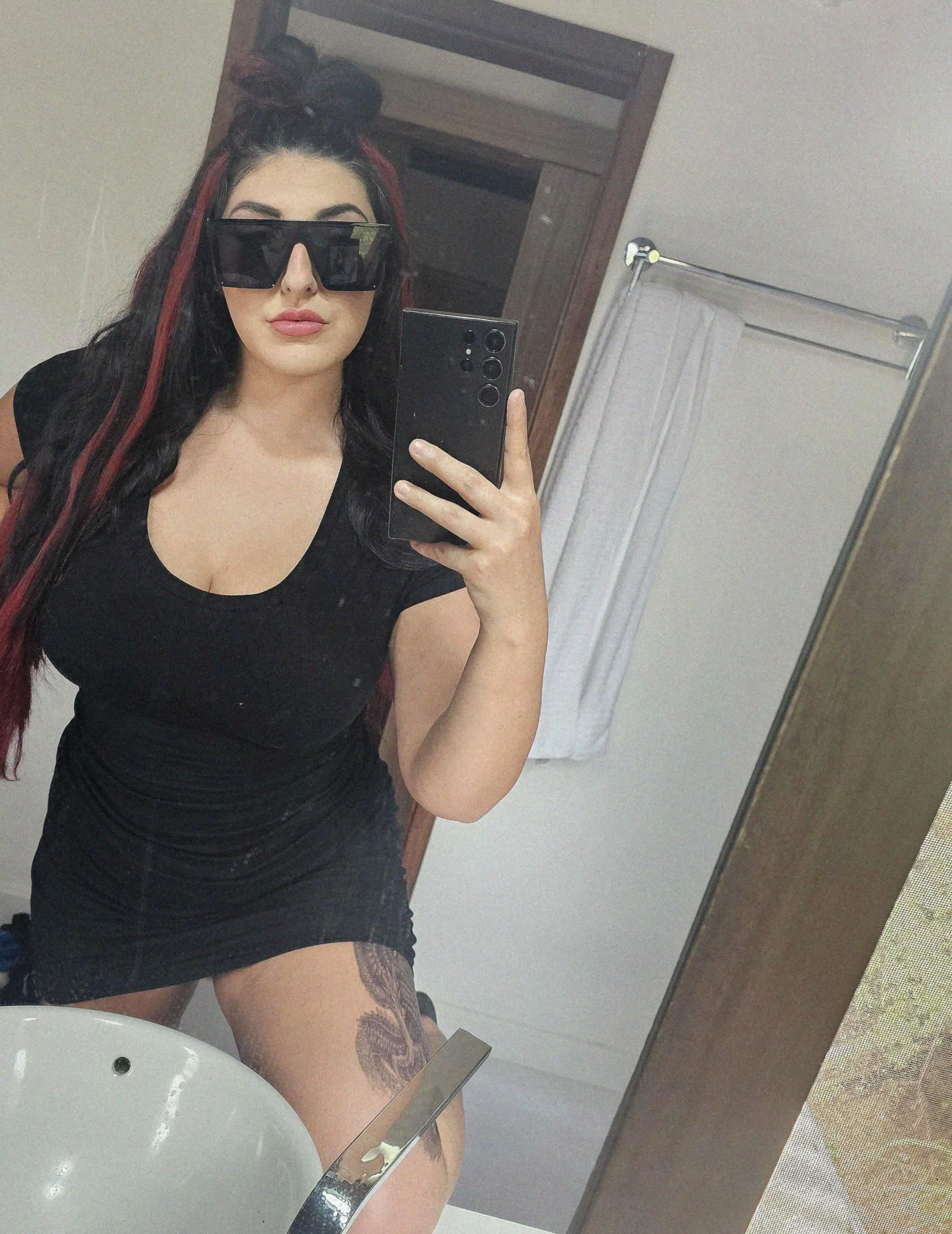 do I look hot on my shades???