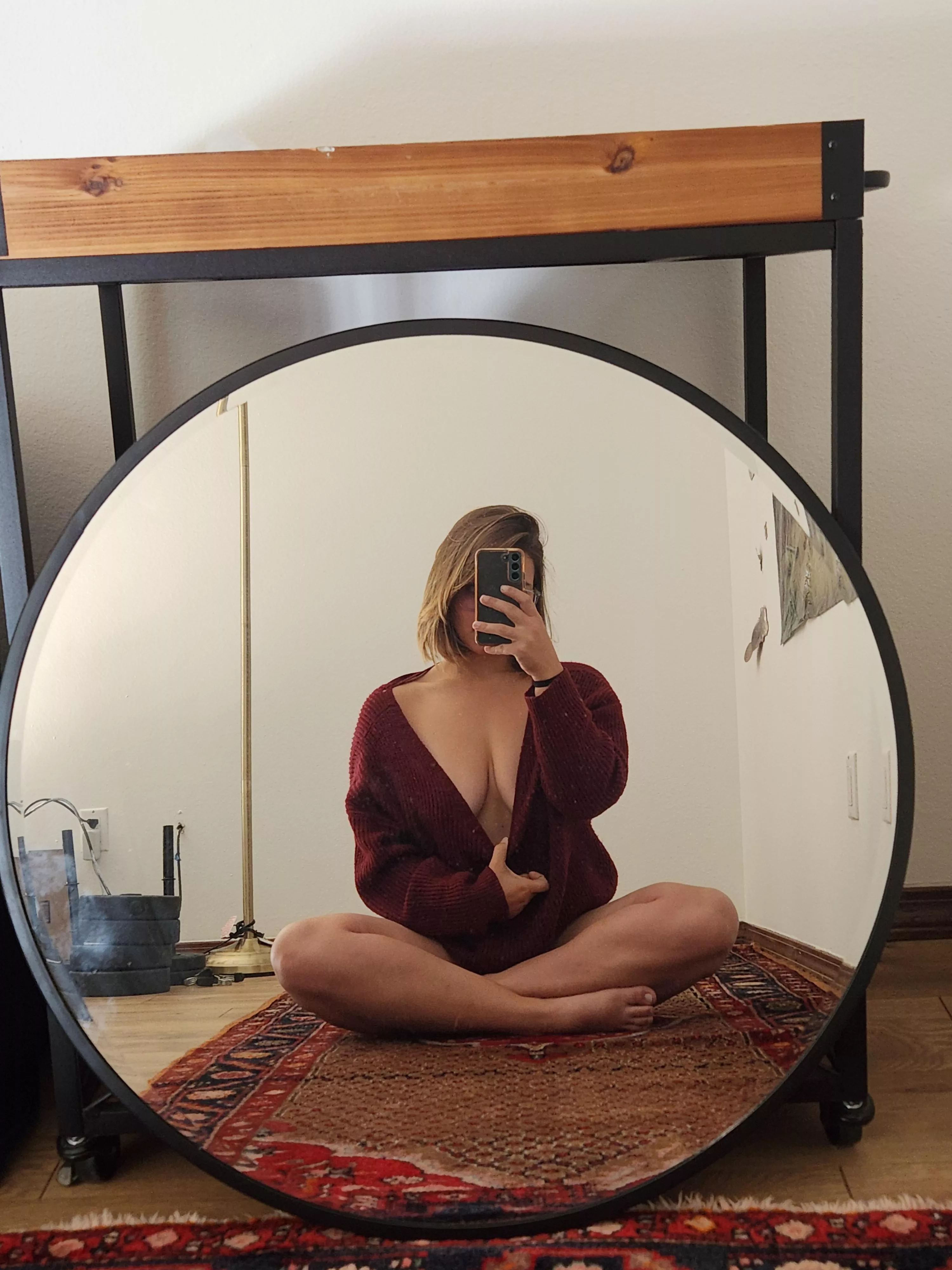 Do you like braless cleavage 