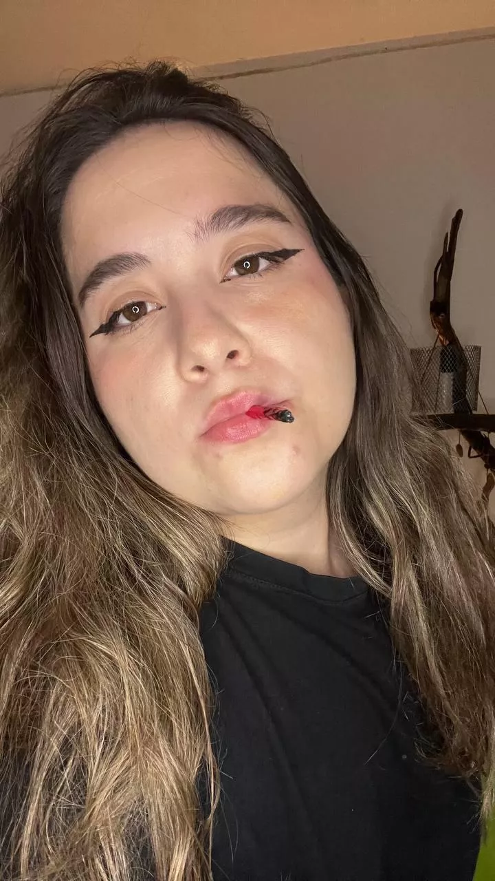 Do you like to share your joint with me?