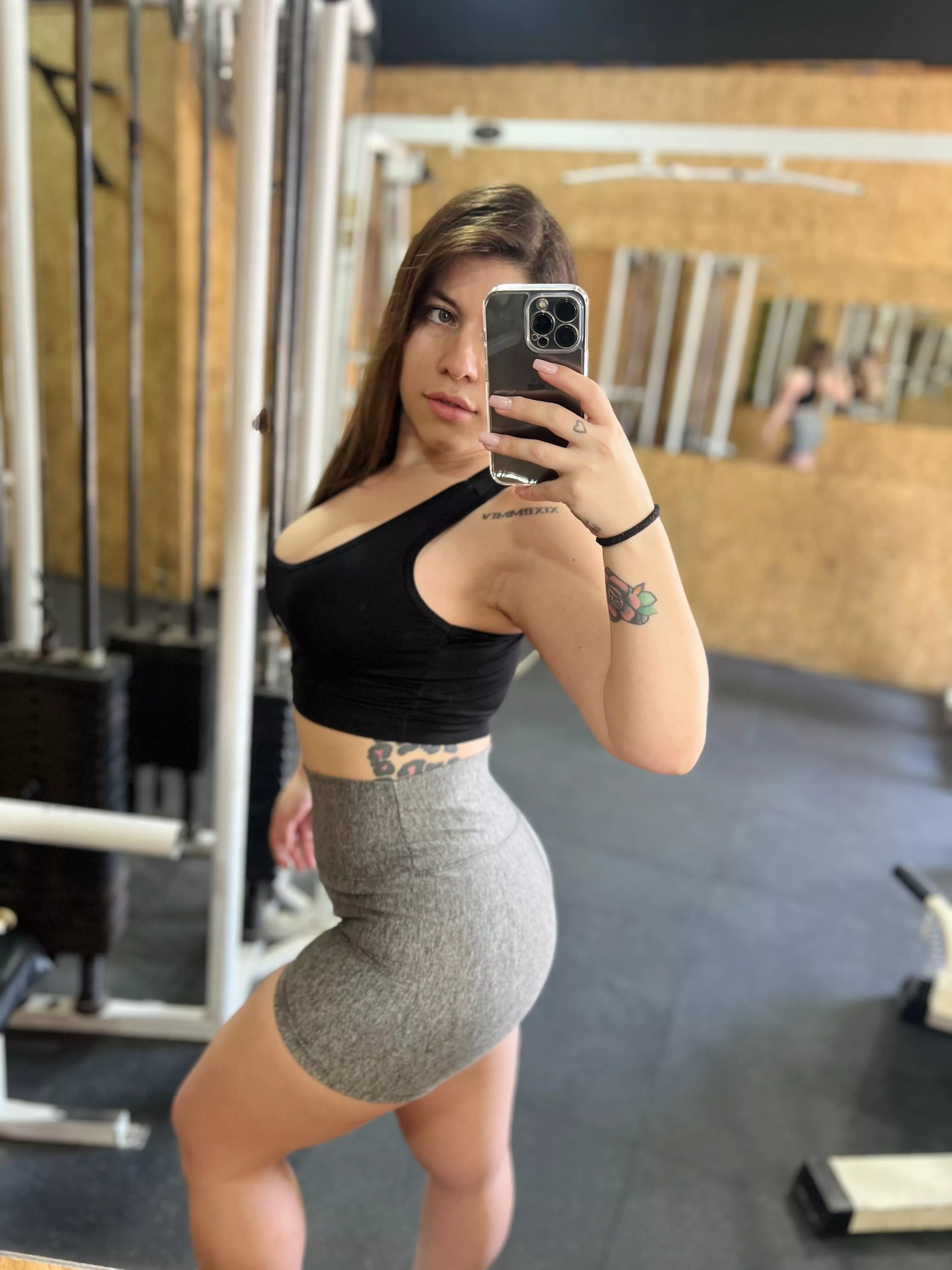 Do you think someone would look at me in the gym?