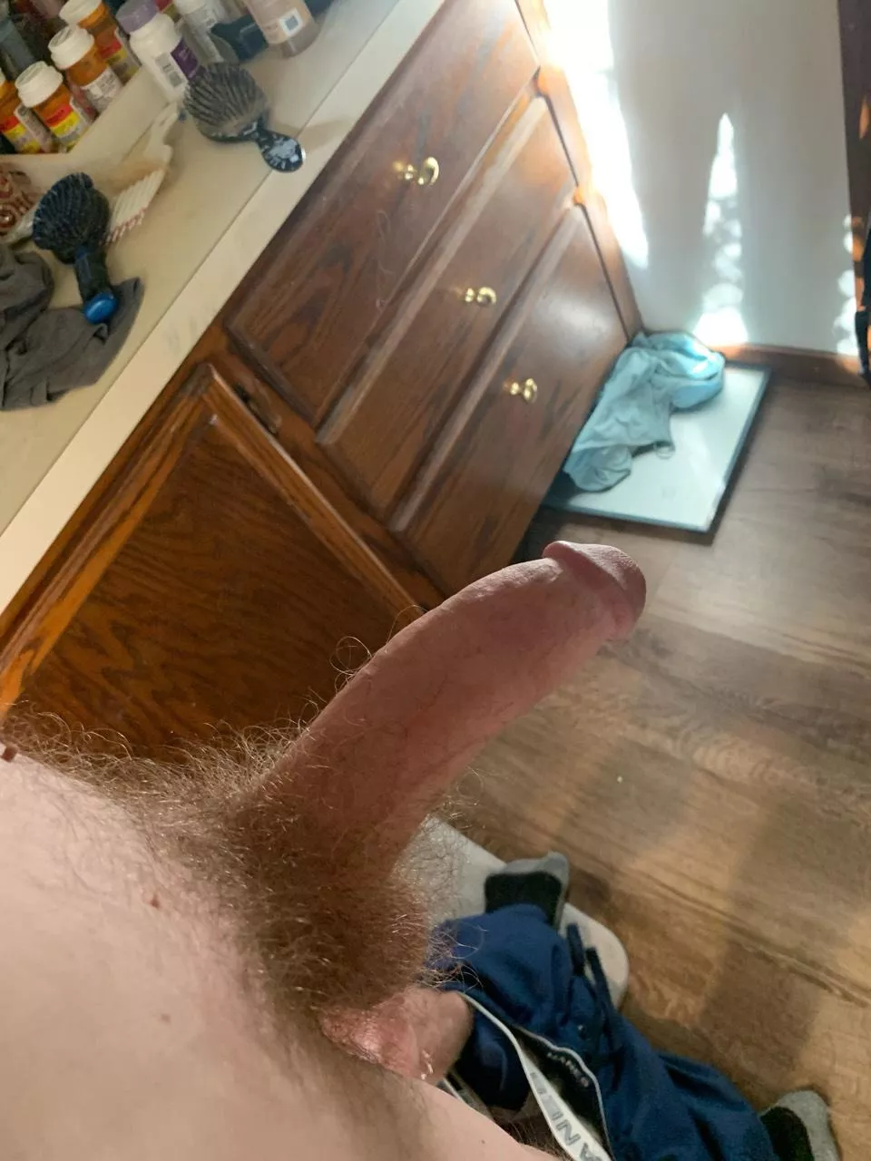 Dude looking for nasty chicks lol hit me up 