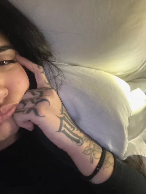 [F] You see I'm so bored right now that all I need is a little hiii