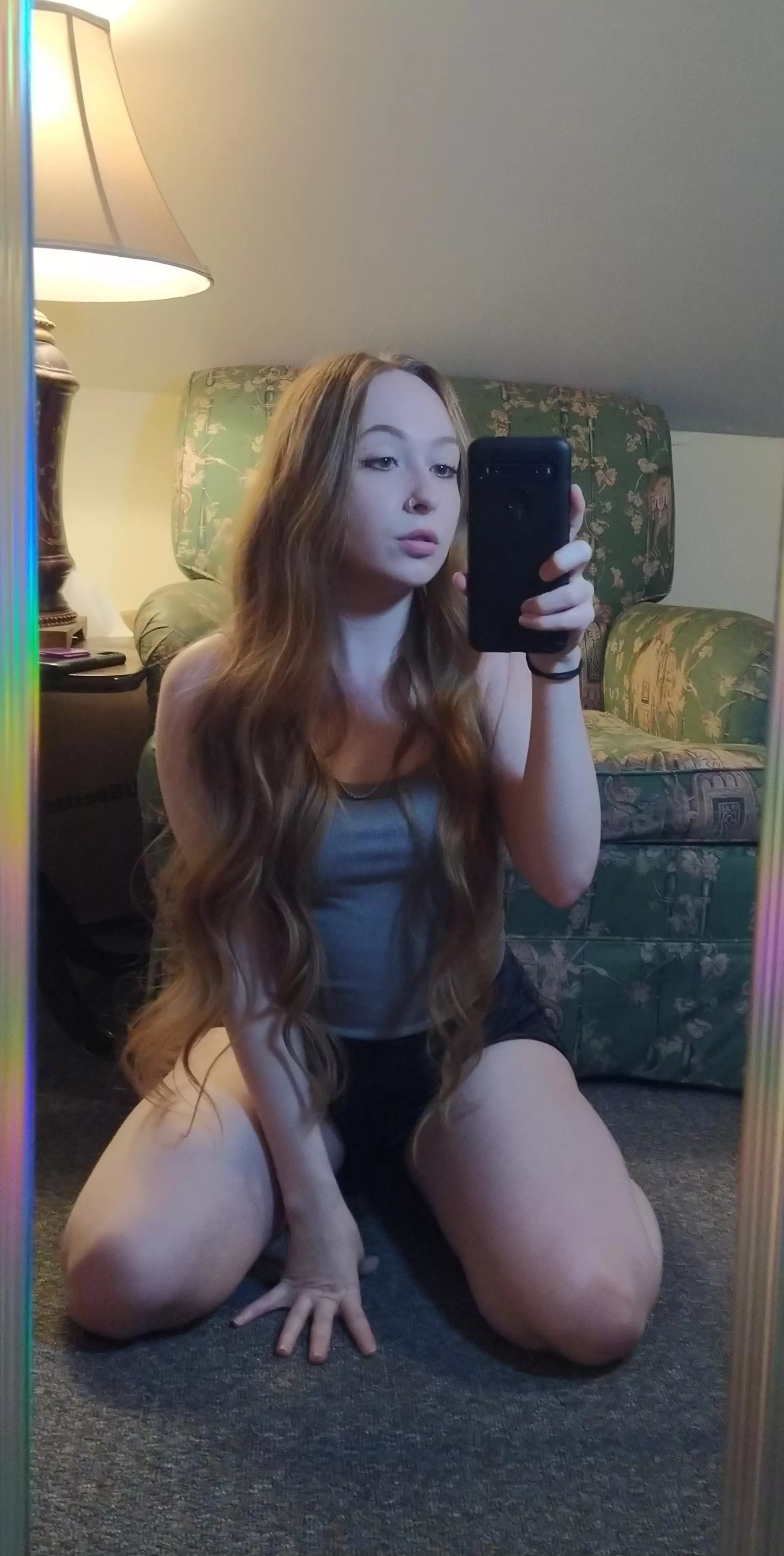 F25 the rare mirror selfie 