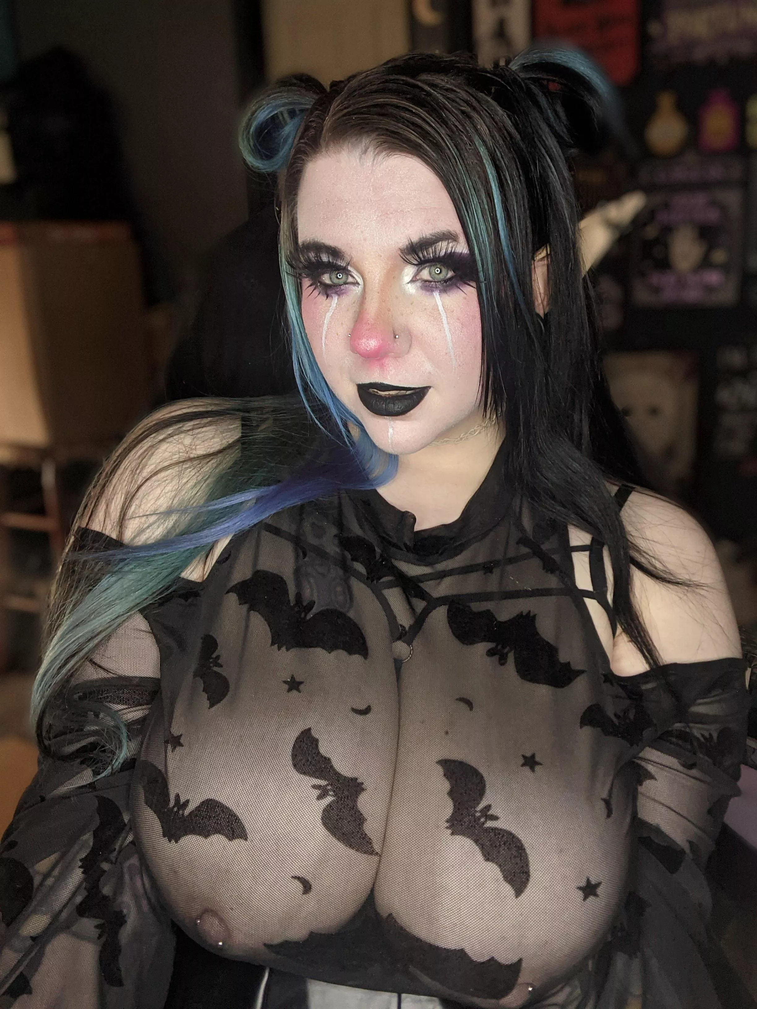 Facefuck or tittyfuck?