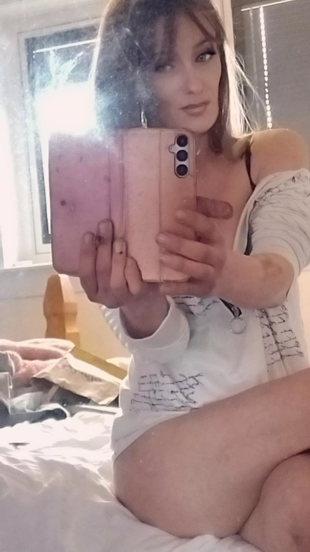 Famcu smoking with me