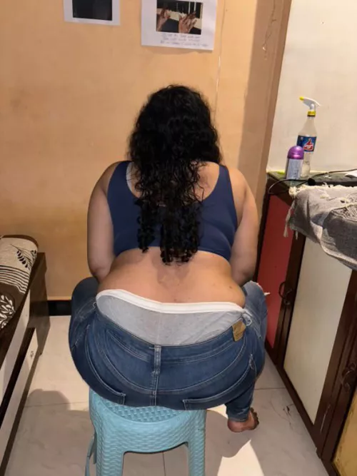 “Got ropes, got vibes, just missing someone to match the rhythm. Thick thighs and good highs? Slide in. 🔥💨 #TiedToTheGoodLife”