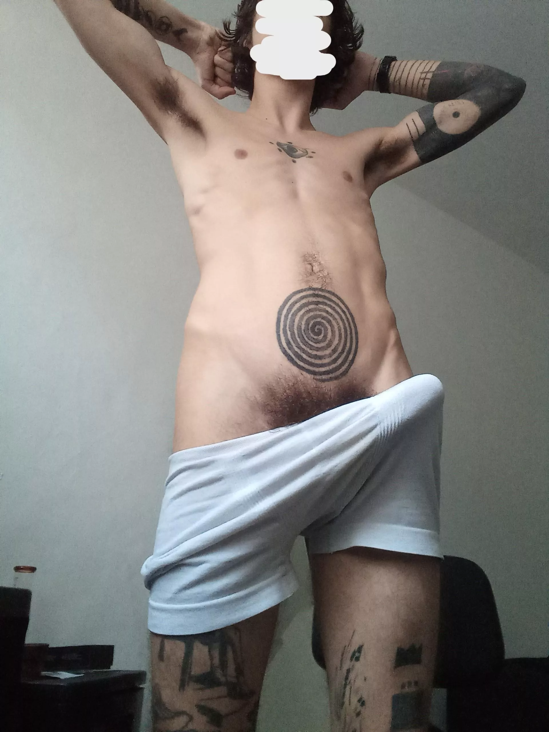 hairy pubes and armpits