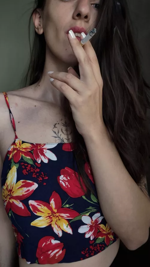 Hi! Wanna smoke with me? ❤️