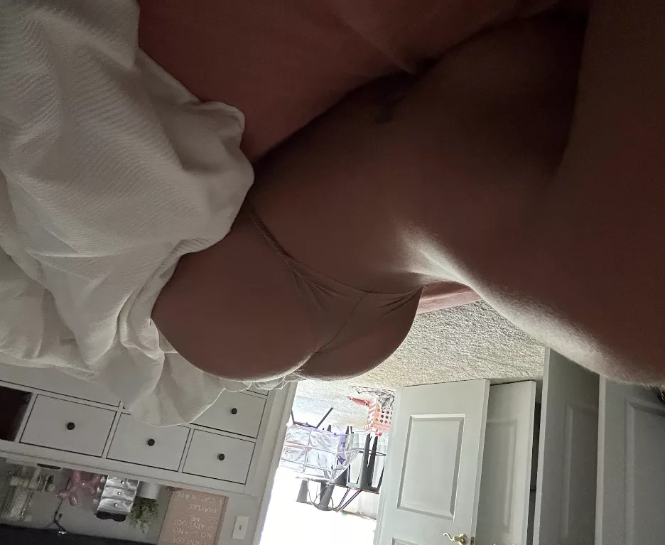 I can’t resist when you stare at me.