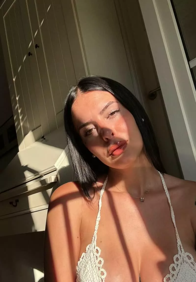 I challenge every guy to find the bottom of this throat