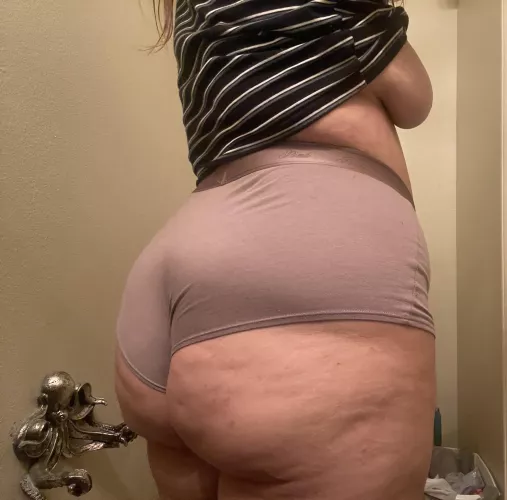 I haven’t gotten any butt kisses in awhile /.\ 