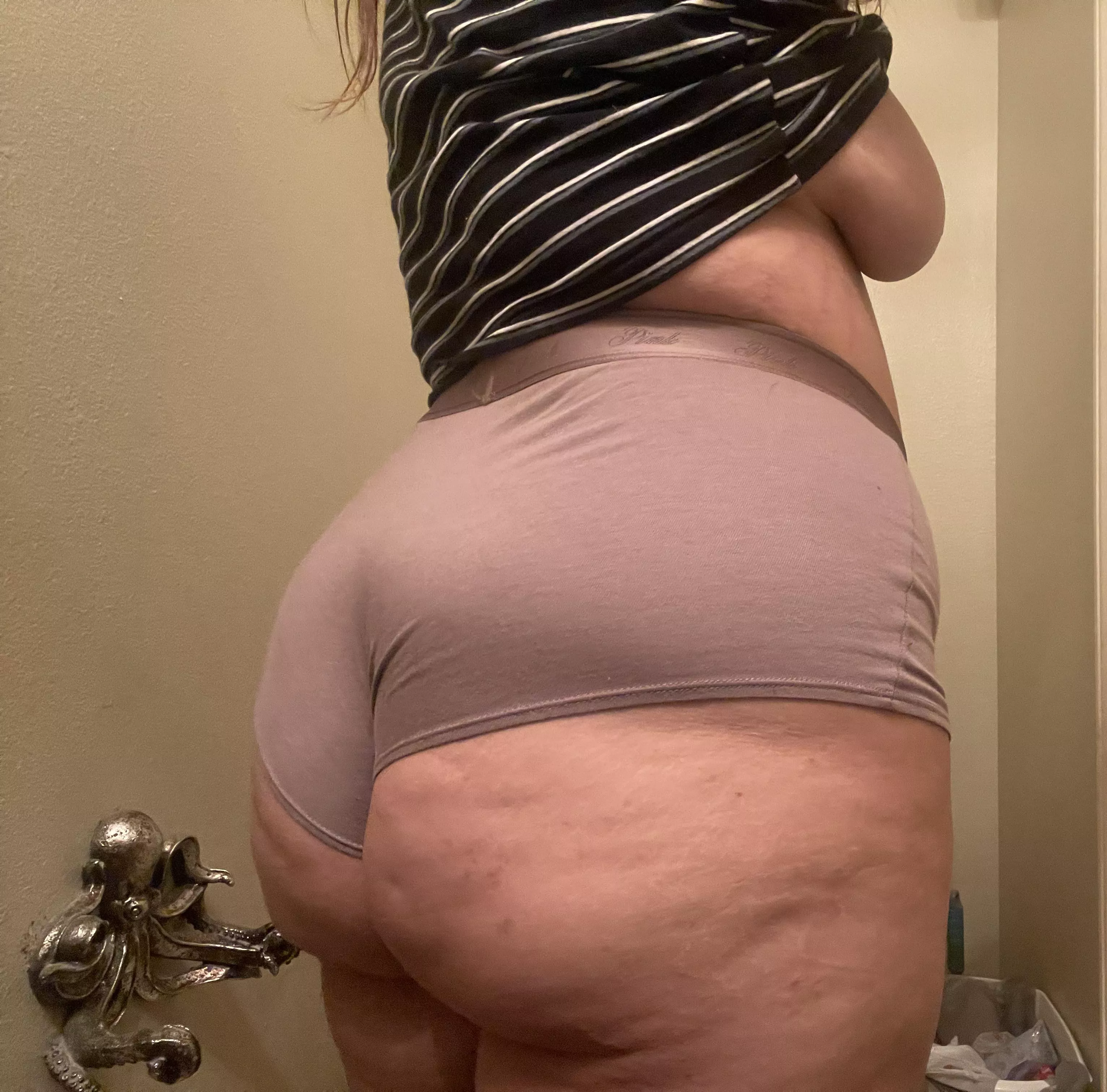 I haven’t gotten any butt kisses in awhile /.\ 