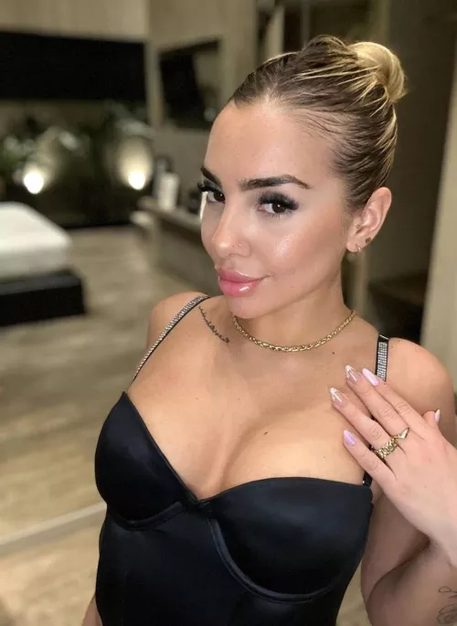 I hope you like me cuzz i'm pretty