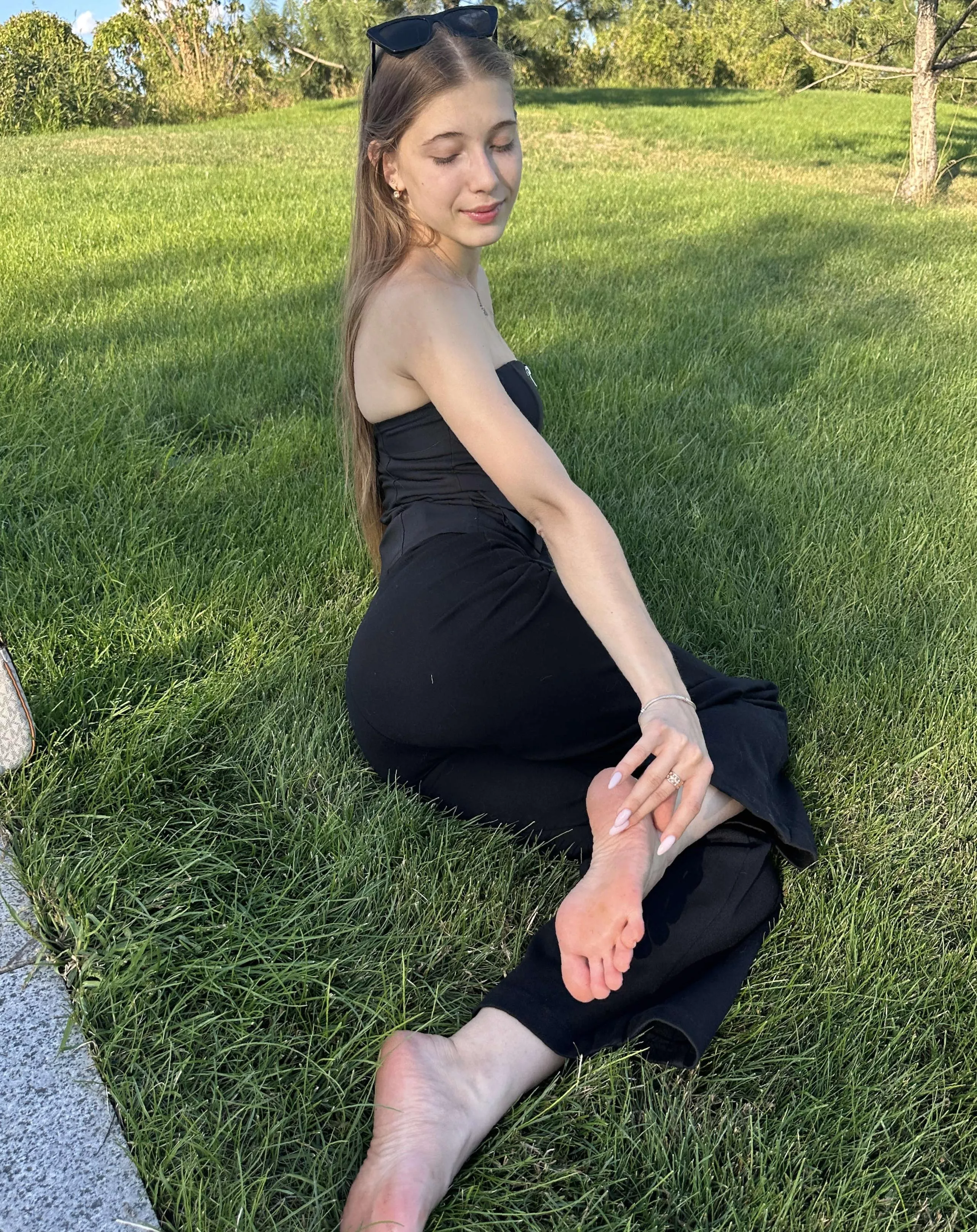 I love showing ff my cute feet feet