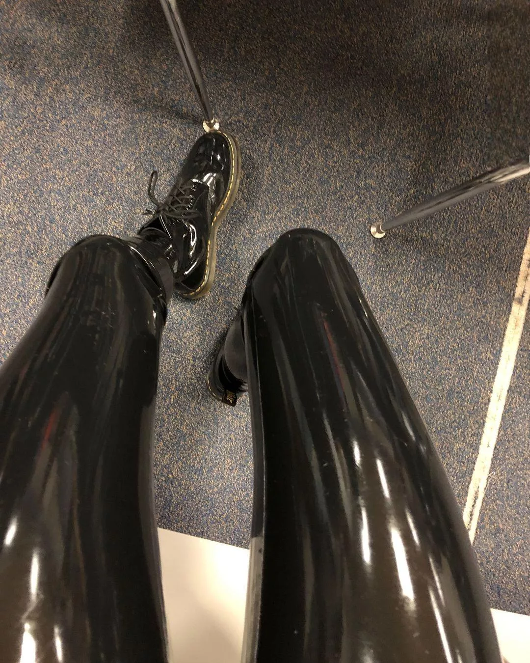 I 🖤 the feeling of latex in public