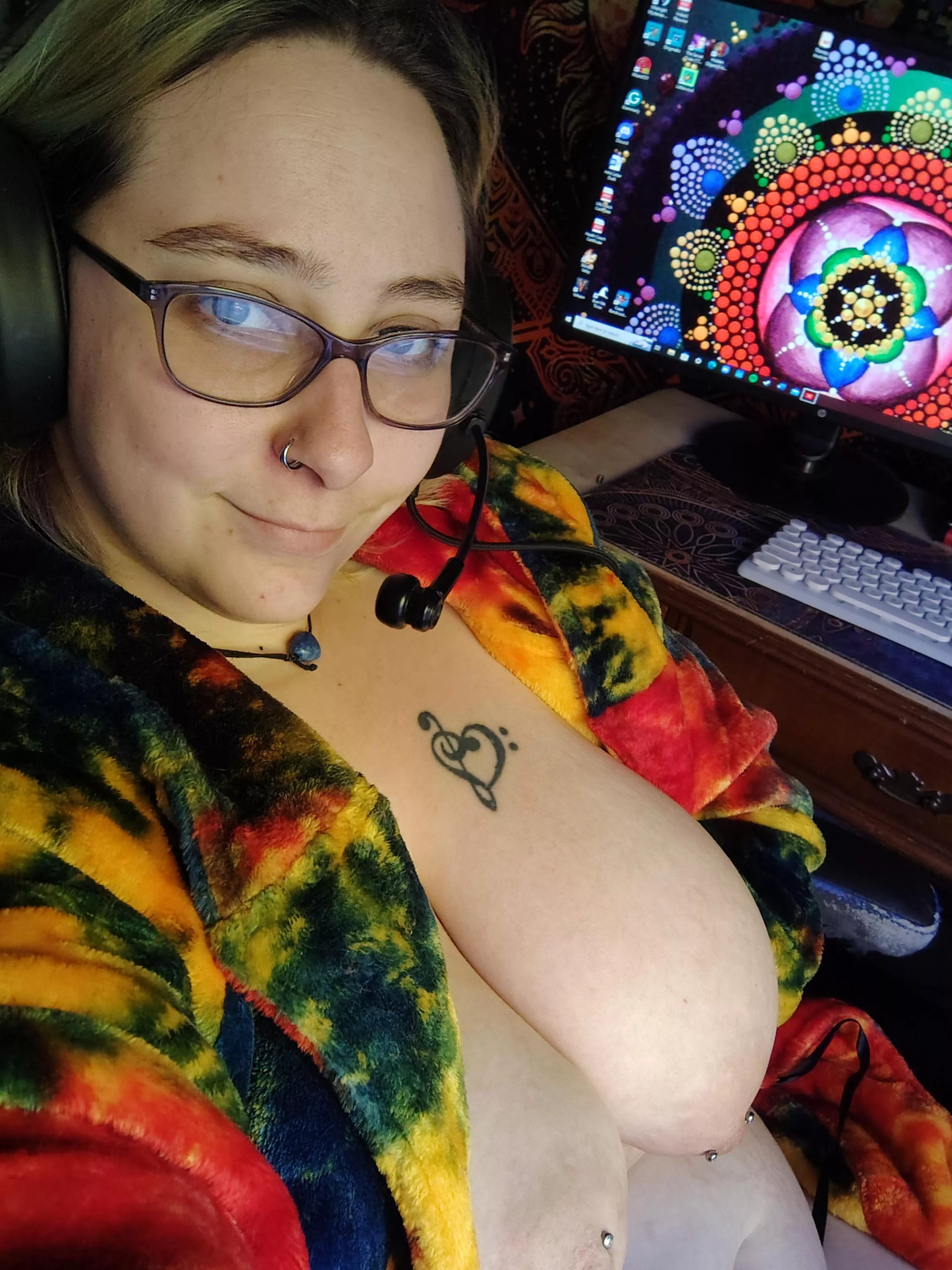 I think I need a little support from under the desk