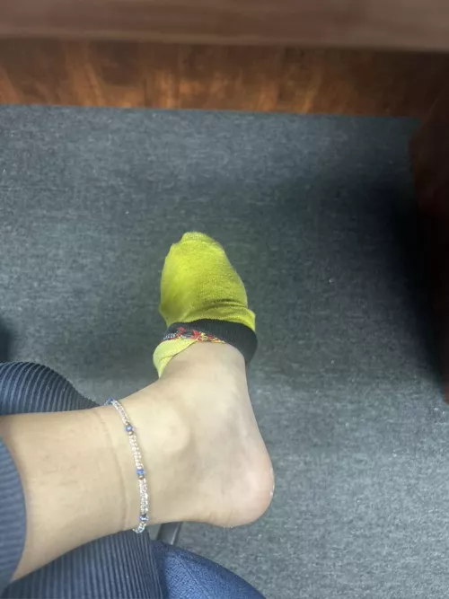 I want to ruin a pay pig and shove my filthy socks in its sissy mouth