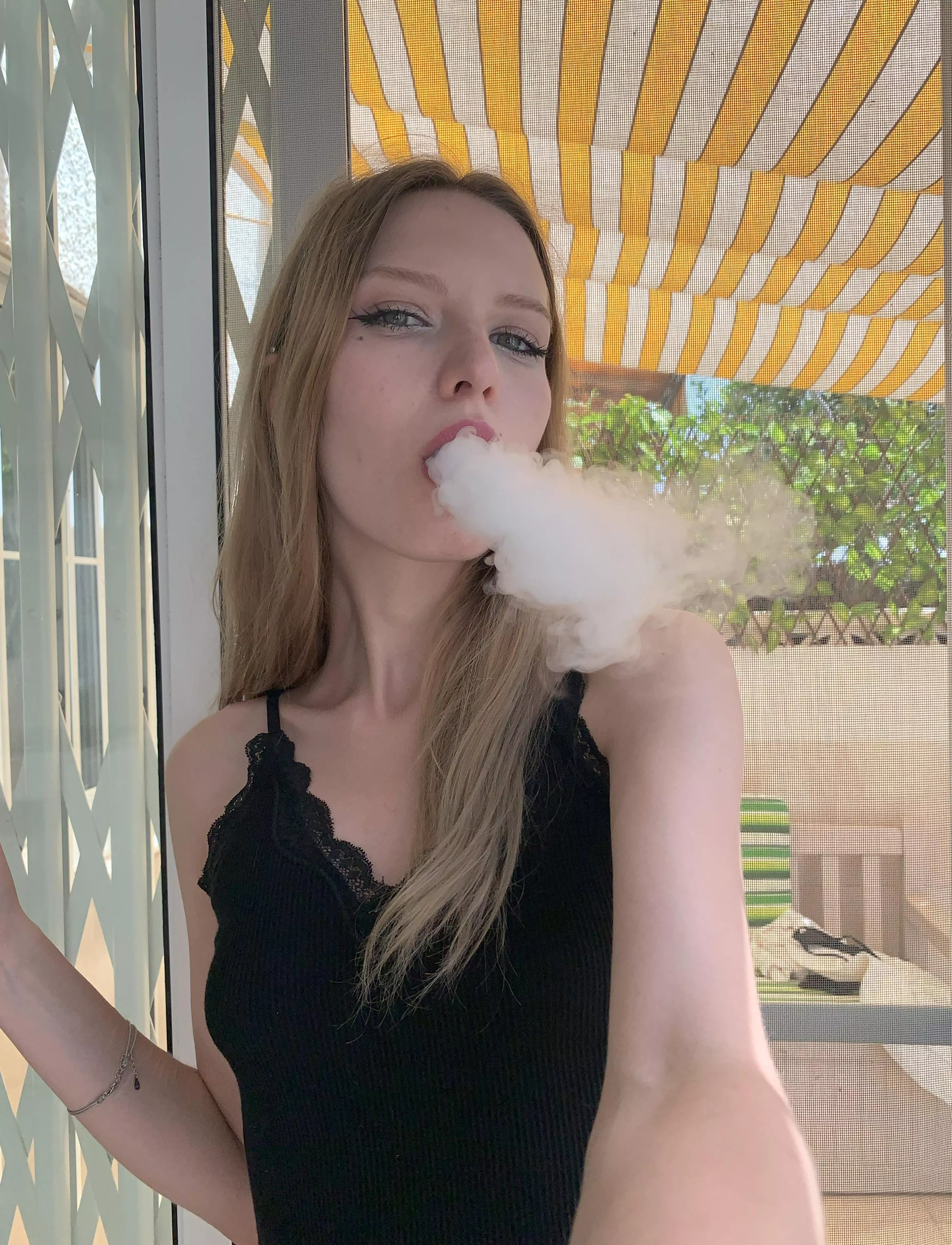 I will smoke and you will kiss my booty