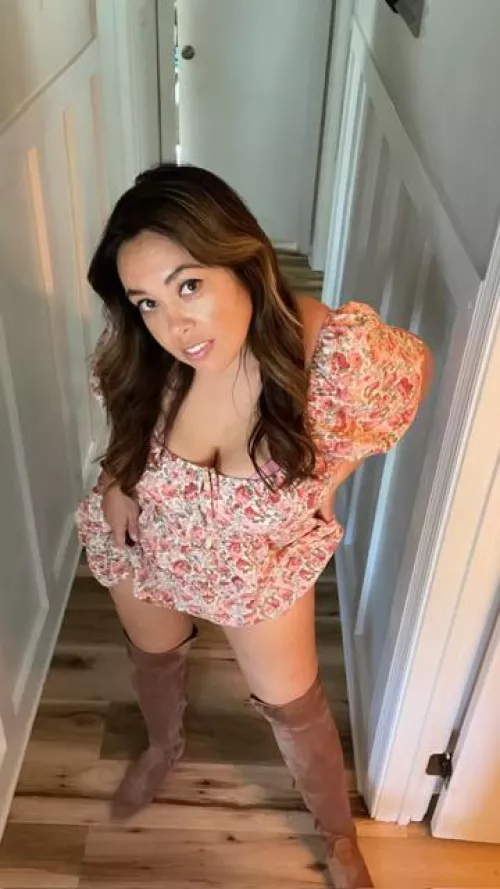 I’ll be your naughtiest neighbor 