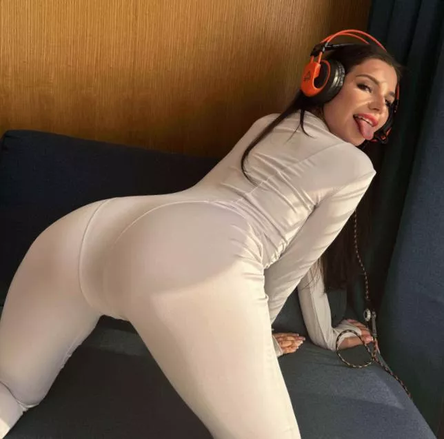 I’ll leave you wanting to know everything about me