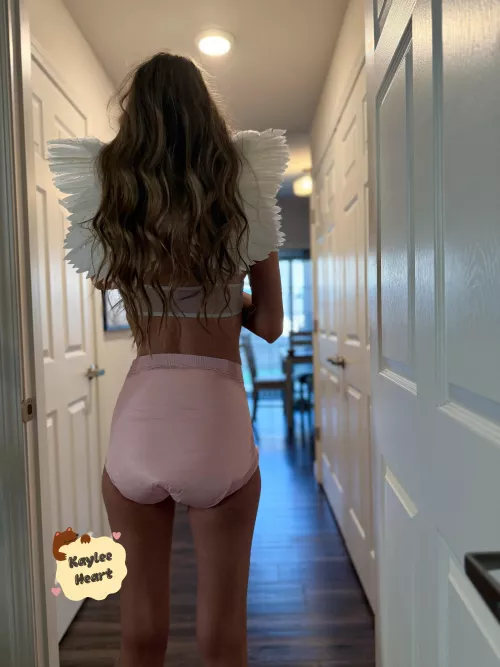 I’m a Victoria’s Secret Angel Daddy 😁🪽 maybe a stinky one? 🙊