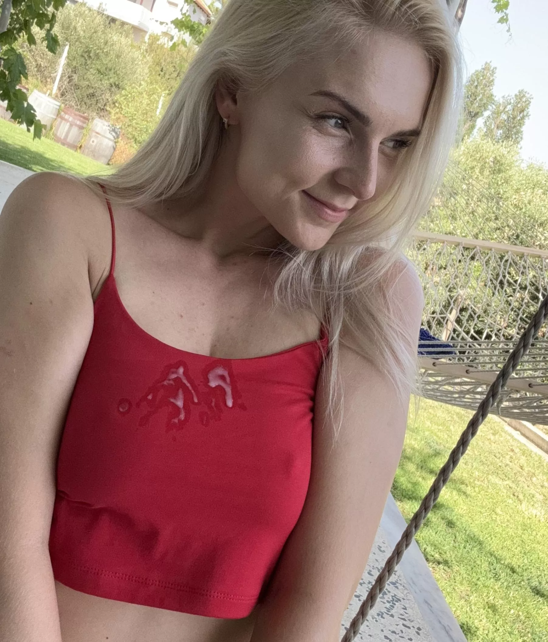 I'm dirty again with your sperm on the street, I love it