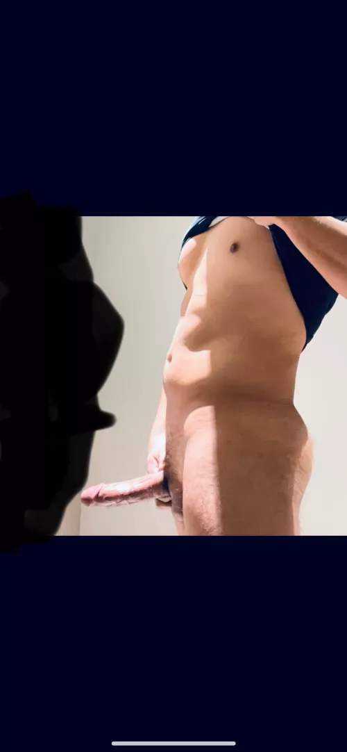 I’m fit and hung and very clean. Looking for a F or a select fun couple to please eachother. Plz be real. Let’s see where this goes.