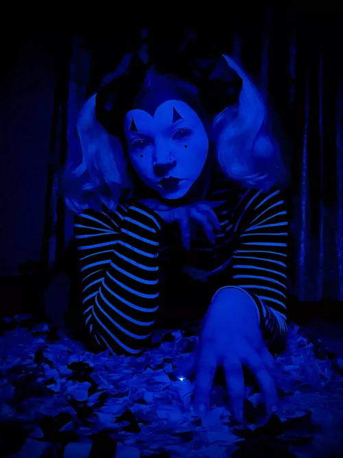 I’m gonna getcha 🖤 