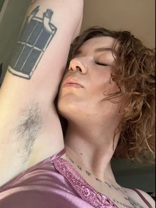I’m no longer embarrassed to go outside with such armpit hair 🩷 