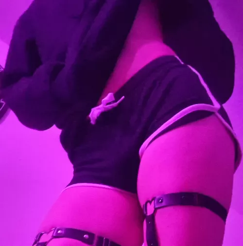 I'm such a sl#t the way I desperately need someone who'll love and take care if me </3