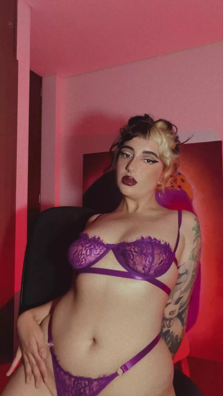 I'm the dirtiest bad bitch in this place