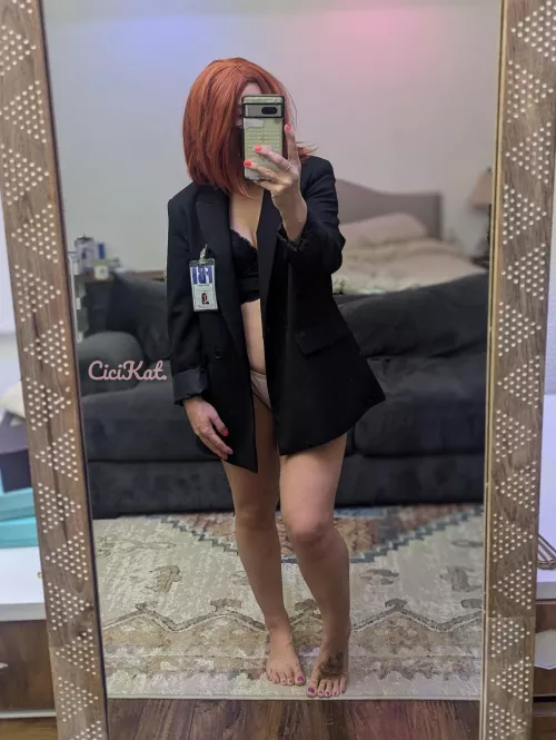 It's almost Halloween! Time for cute costumes to show my feet in 